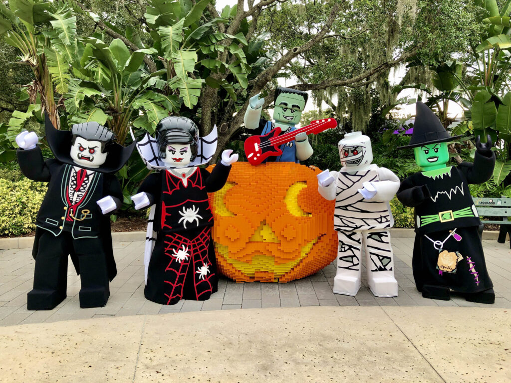 Personagens macabros vão circular pelo Legoland durante o Halloween – Fotos: Divulgação